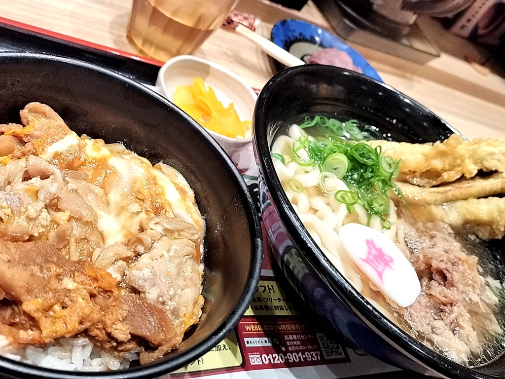 資さんうどん、デビュー