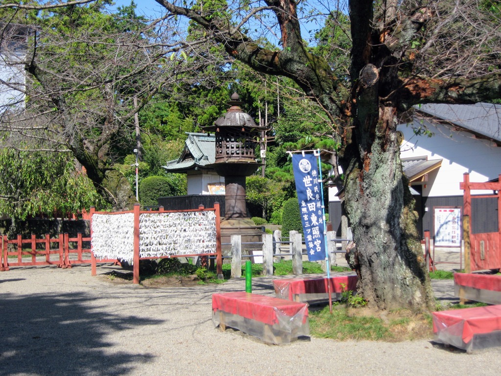 わが町の東照宮　鉄灯籠