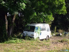 物置代わりの廃車