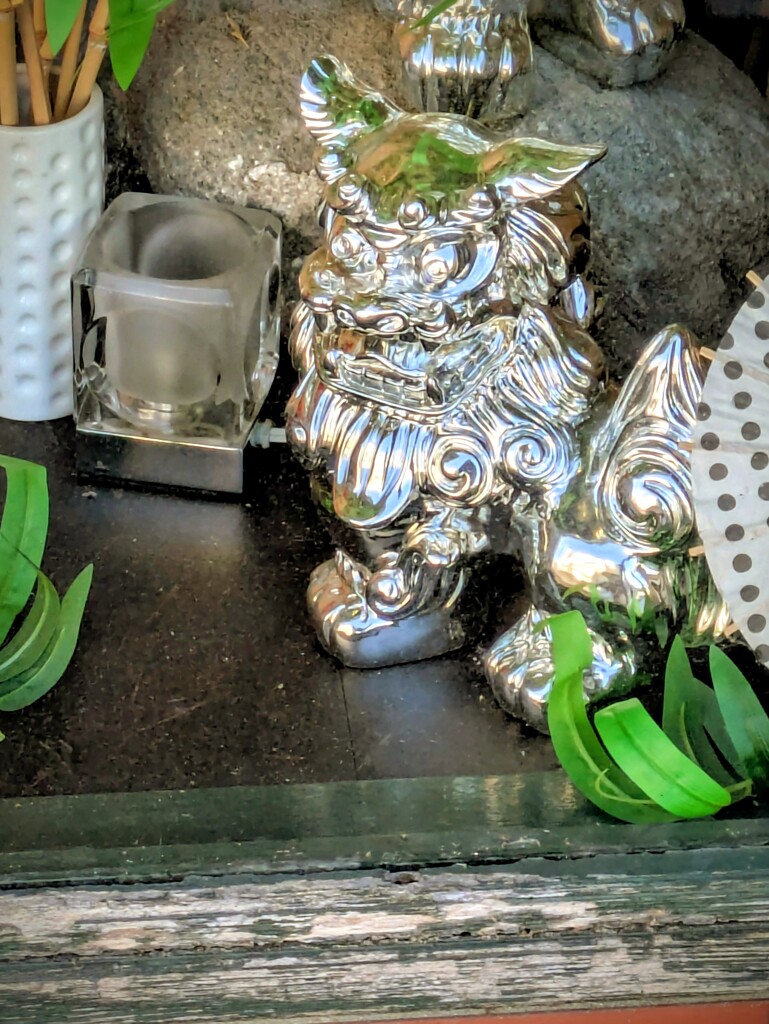 ショーウィンドウの置物