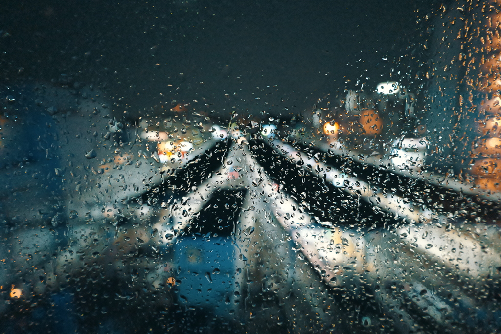 雨と夜