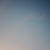 朝の三日月