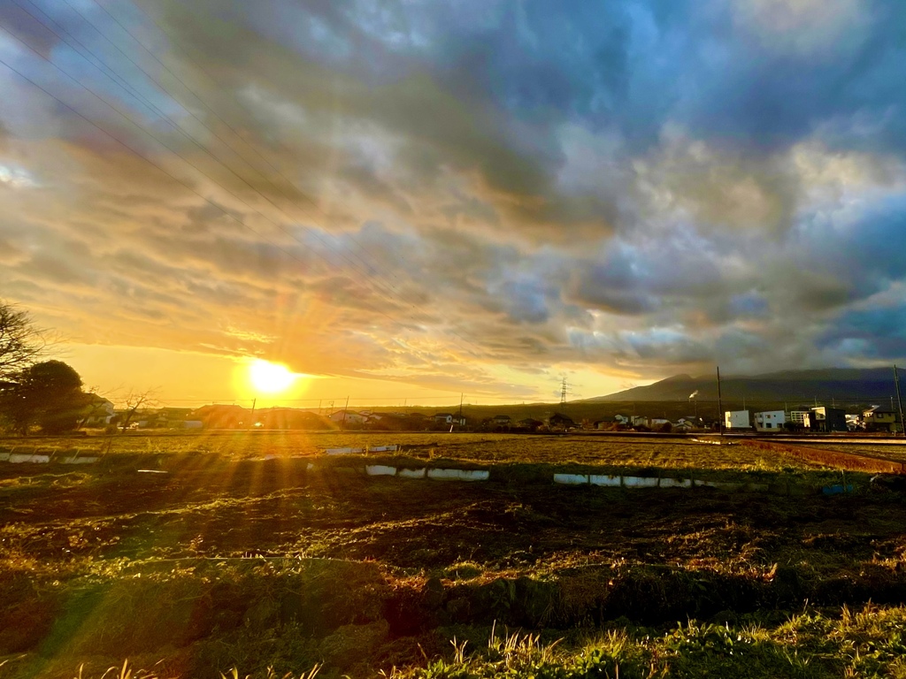 昨日の夕景…その1  眩しっ！