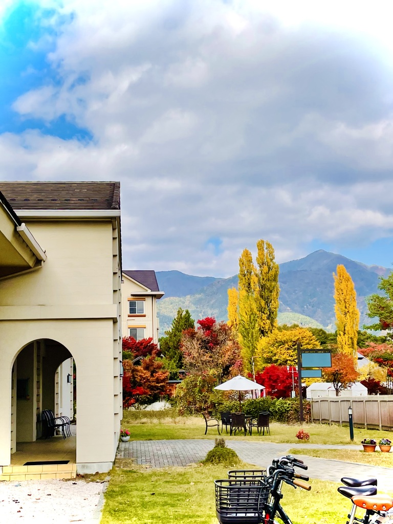 宝石博物館のお庭と紅葉