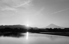 田に映る夕景　②