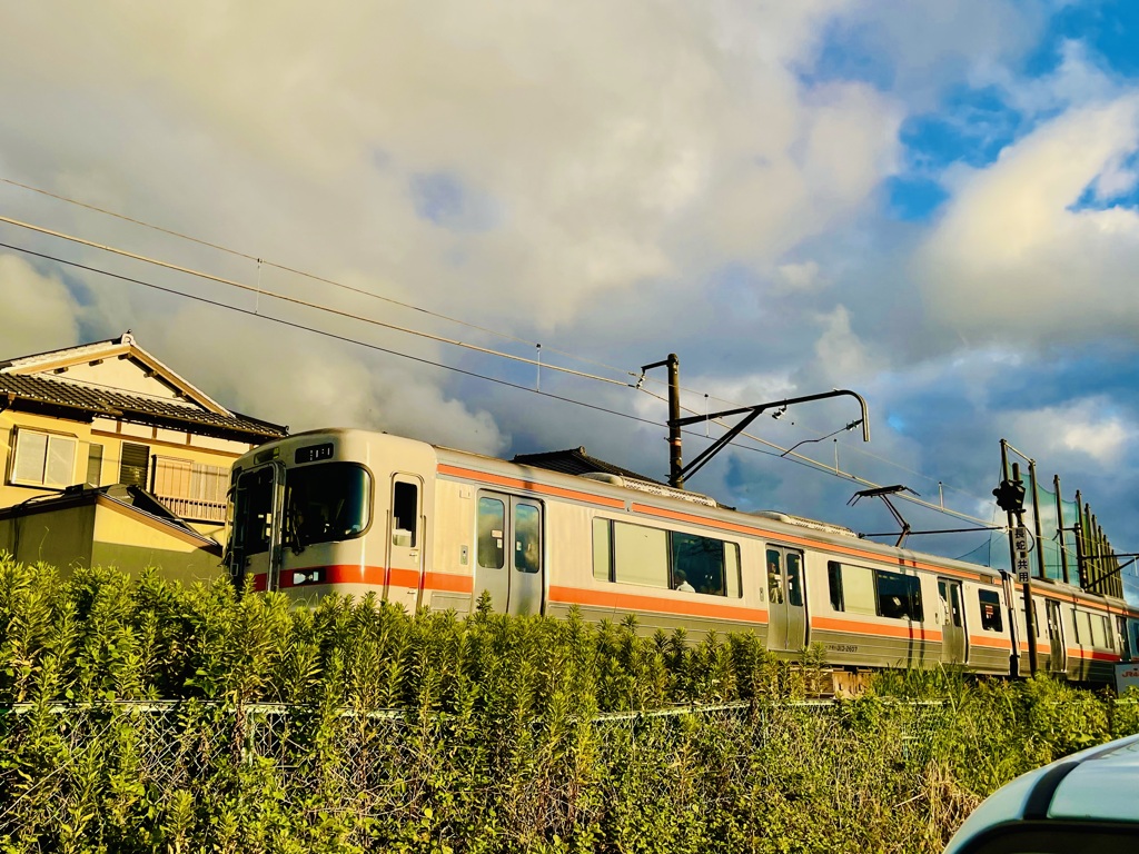 夕景…振り返れば電車