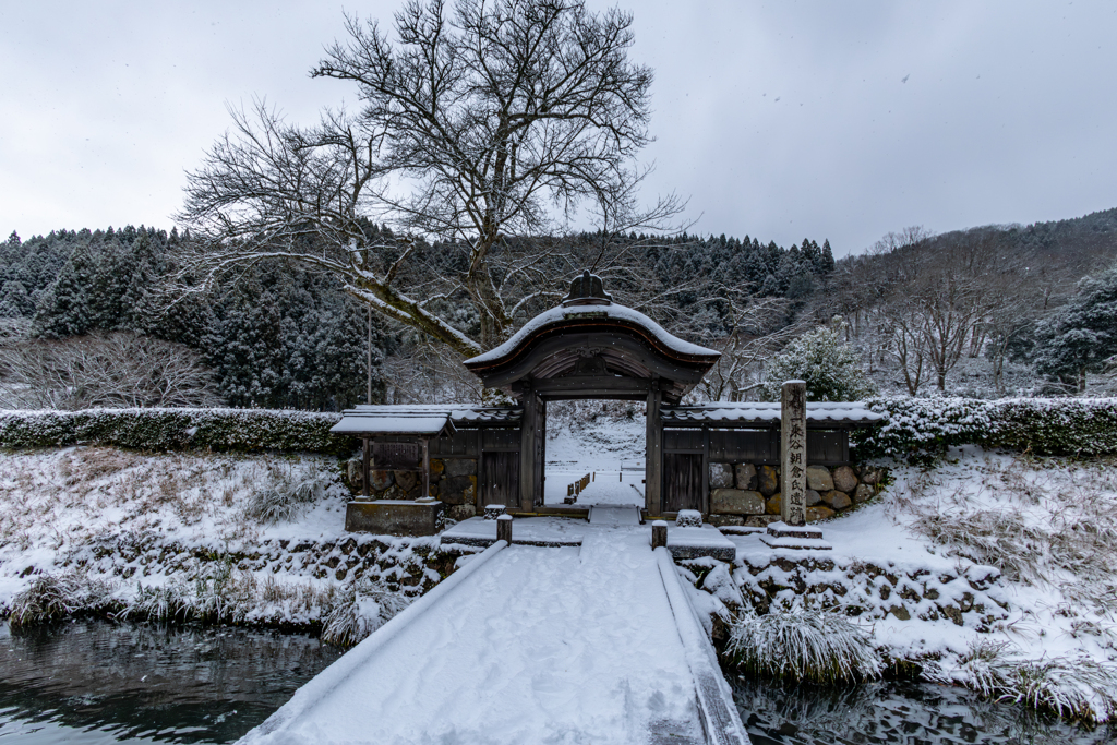 雪化粧の朝倉氏遺跡
