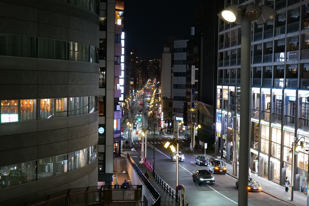 夜の恵比寿通り