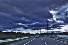 暗雲の先へ
