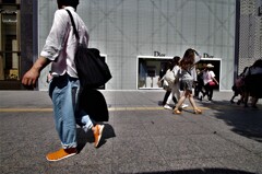 　振り返った人　街なかスナップ