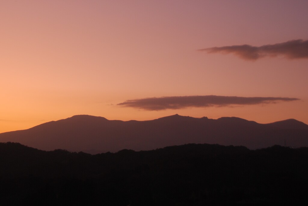 夕焼けの安達太良山