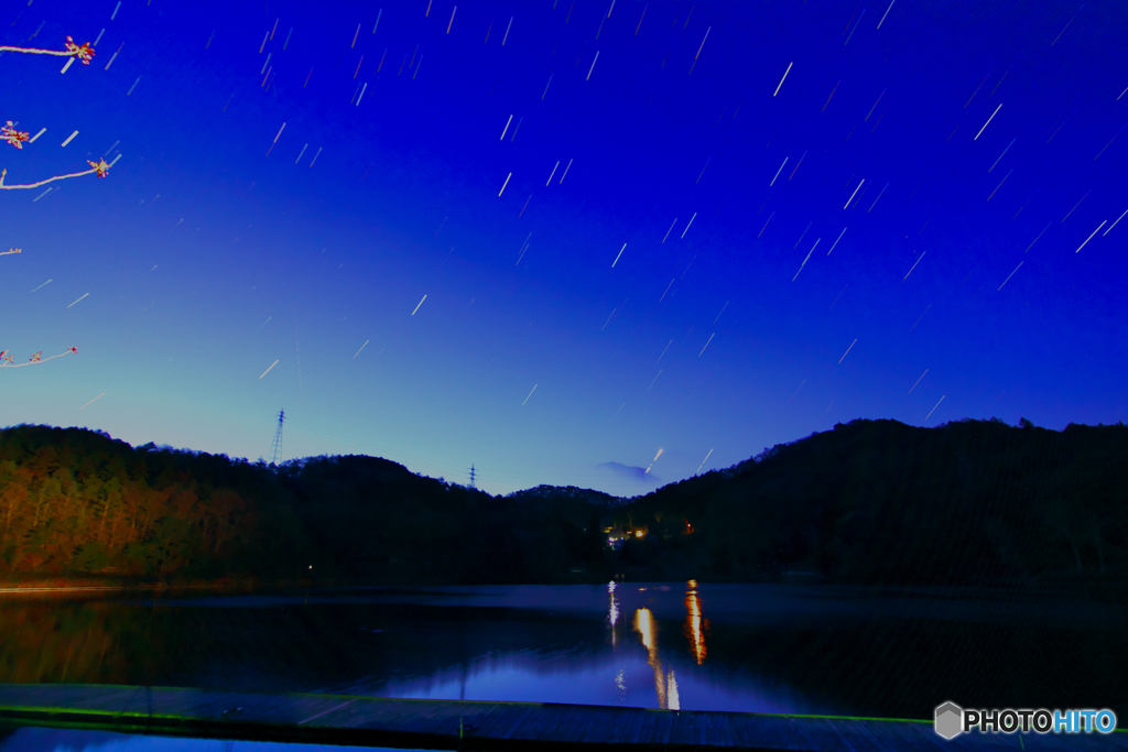 夜明け前の聖湖