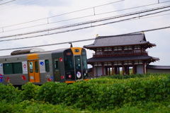 朱雀門と阪神電車
