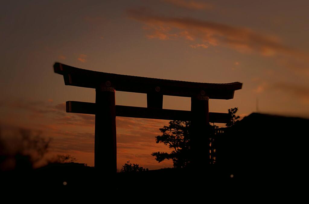 古都の夕暮れ