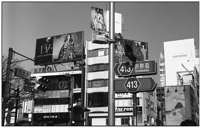 表参道モノクロスナップ　　(film)