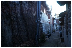 青色の路地（おまけの１枚）