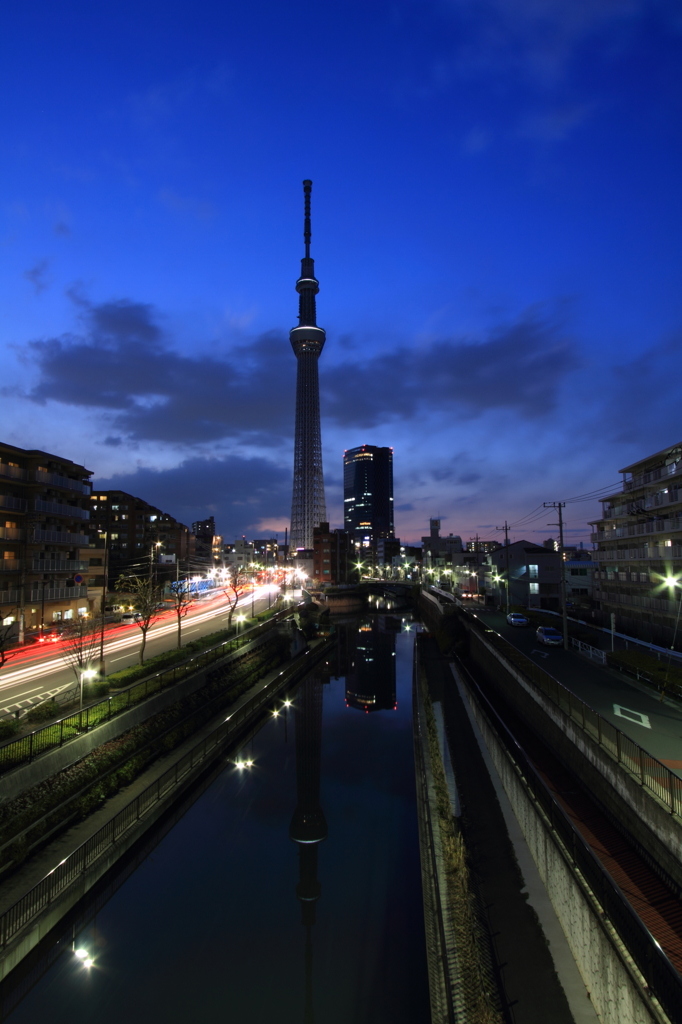 夕闇迫る