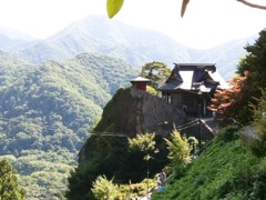 山寺　開山堂と納経堂