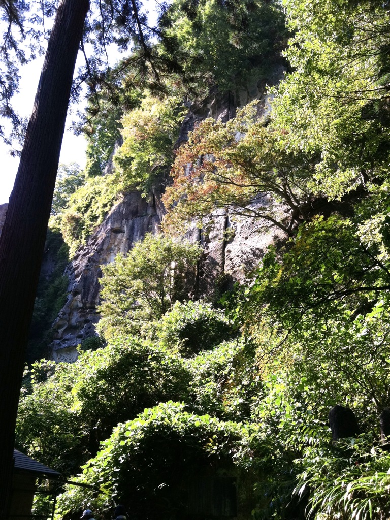 山寺　せみ塚