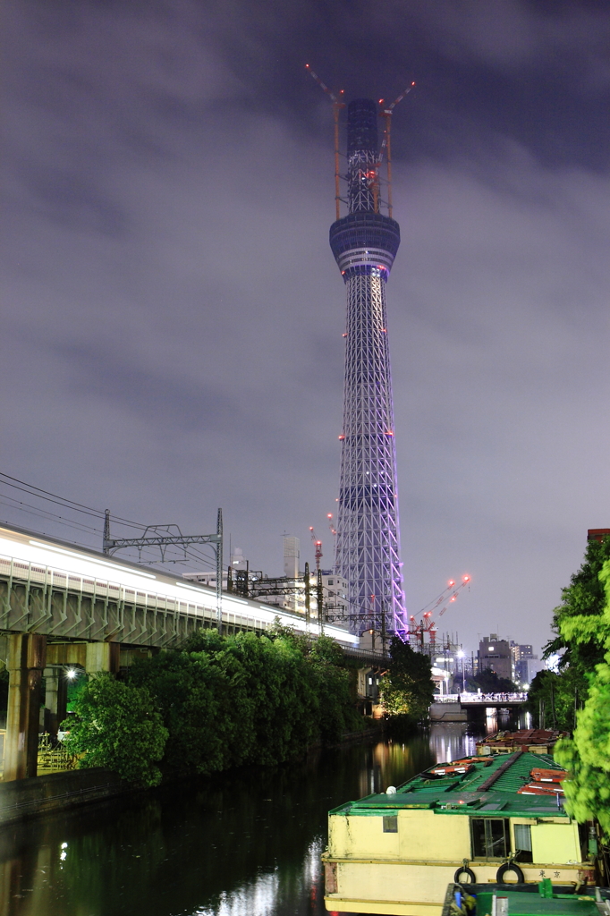 夜空に浮かぶスカイツリー＜試験点灯＞