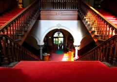 道庁の正面階段より眺める