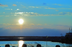 シャープ堺工場近隣の公園から大阪湾の夕焼けを望む