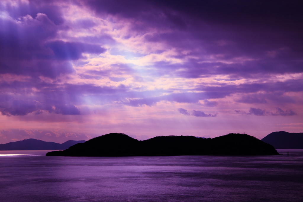 瀬戸・与島から牛島を望む2