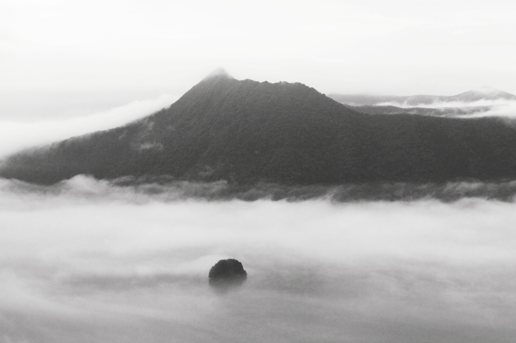 霧の摩周湖