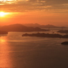 朝陽に染まる
