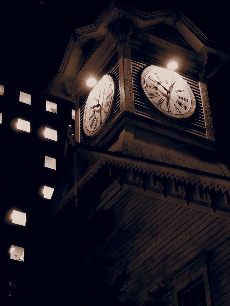 夜の時計台