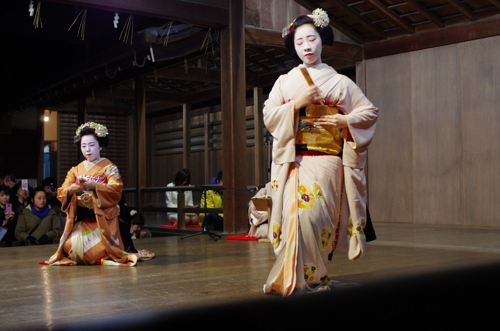 京都東山花灯路２０１５（上七軒 市多佳さん、勝音さん）
