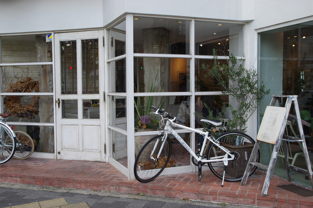 自転車のある街角