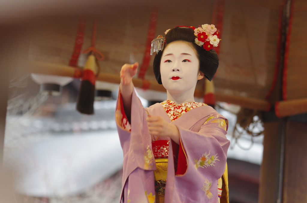 八坂神社　節分祭（先斗町 市奈菜さん）