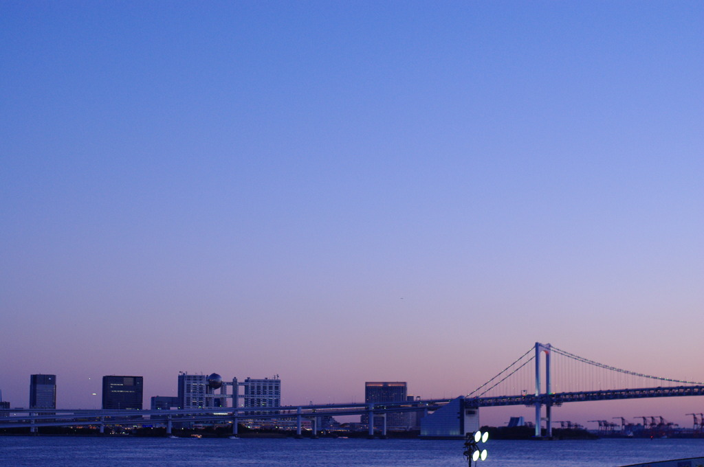 埠頭の夕暮れ