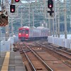 西唐津行き電車がまもなく到着しま～す