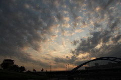 雲と橋