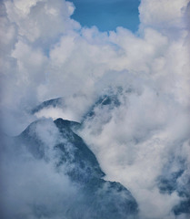 雲昇る