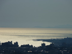 遠くの海