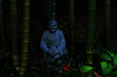 竹林の坐像
