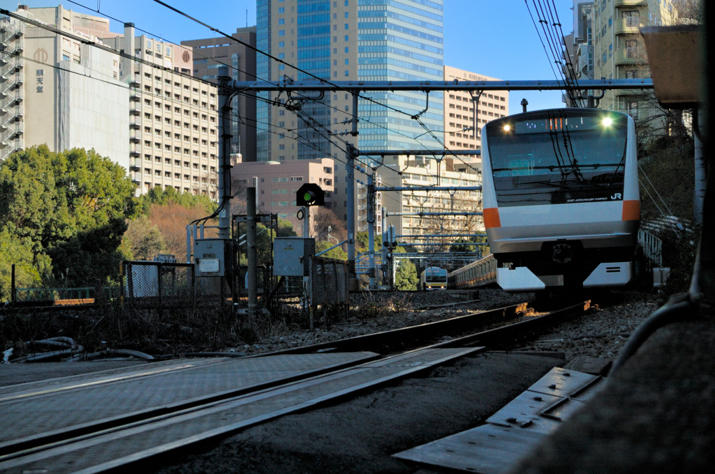 中央線快速電車 E-233