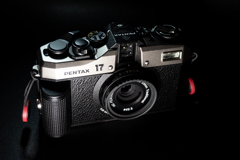 Pentax 17