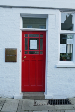 ケンブリッジのドア（赤２）