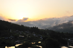 里山の夜明け