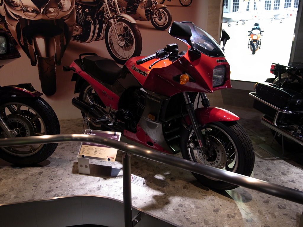 GPZ900R