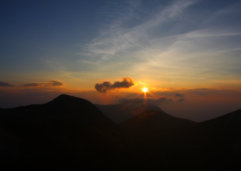 くじゅう連山の夜明け