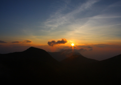 くじゅう連山の夜明け