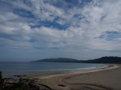 秋空と海