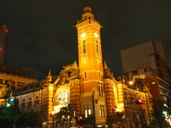 夜の庁舎