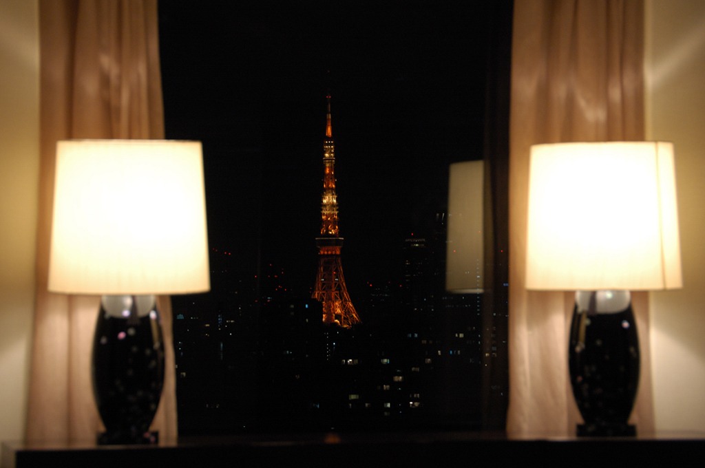 東京散歩-ホテルの窓から