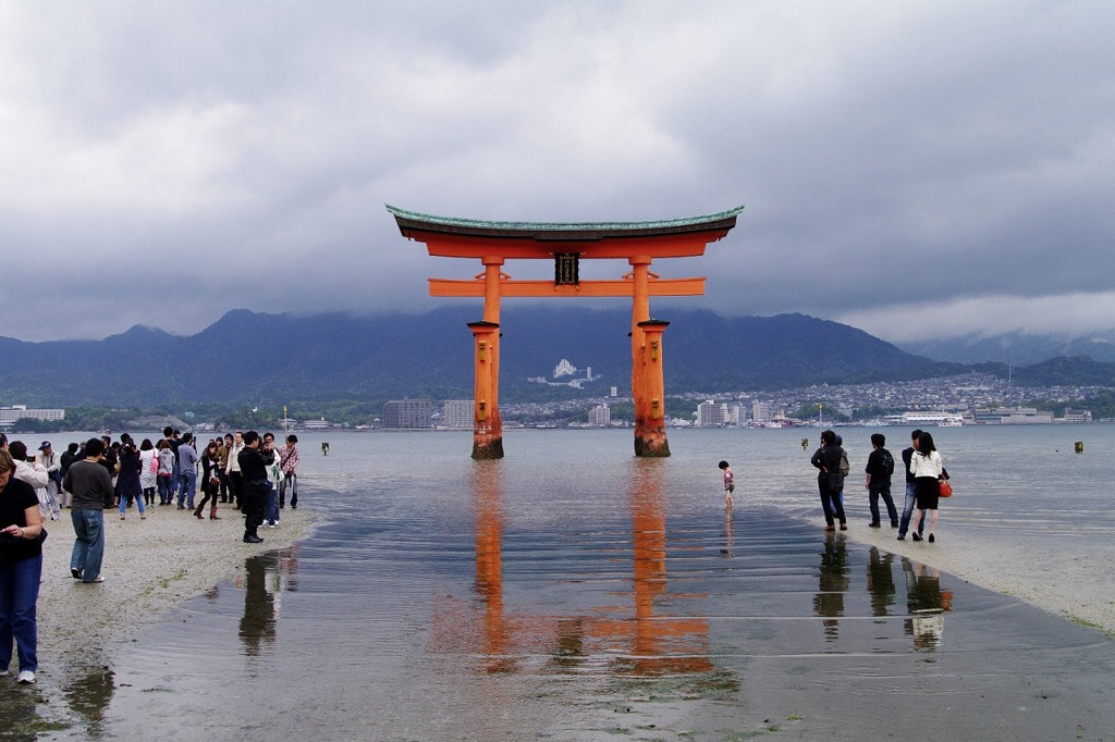 初 厳島神社。